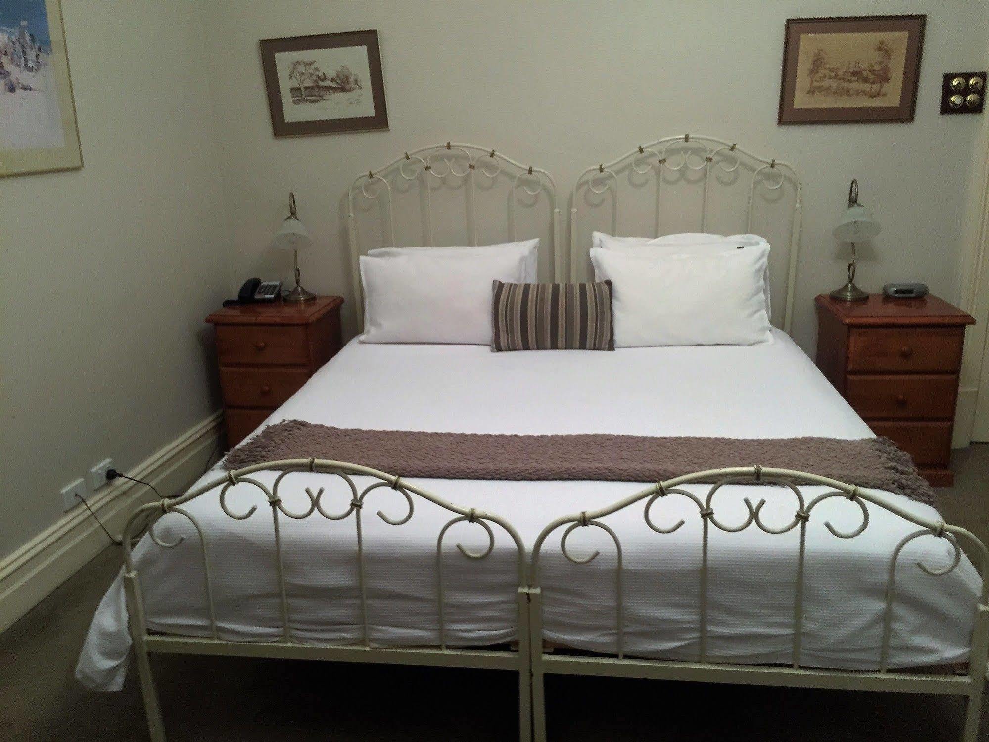 อารุนเดลบูทีคแอคคอมโมเดชั่น Bed & Breakfast West Perth ภายนอก รูปภาพ