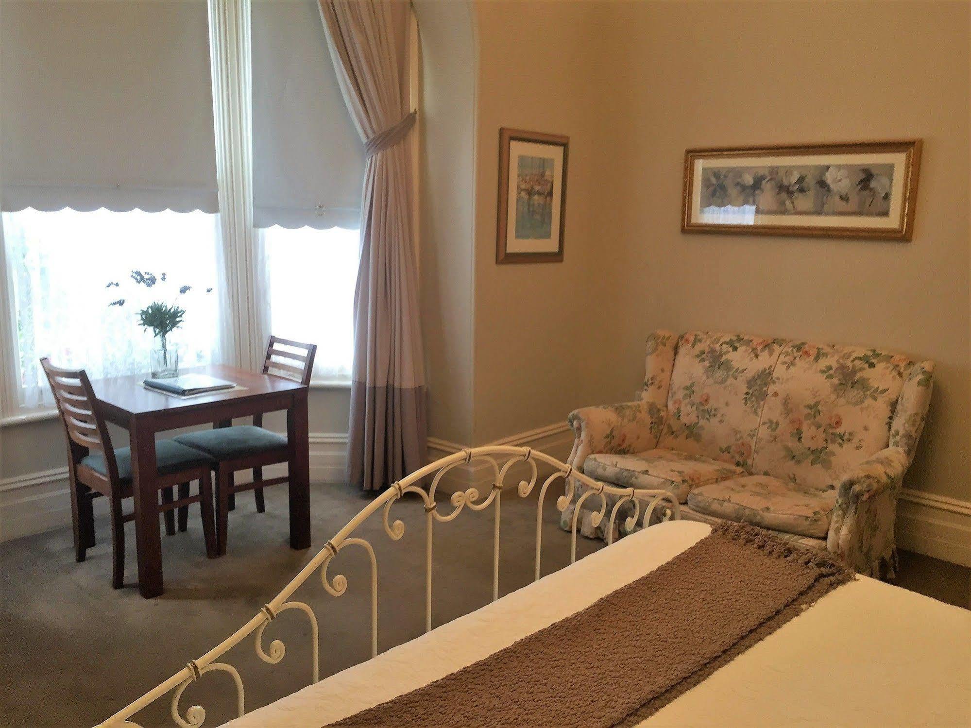 อารุนเดลบูทีคแอคคอมโมเดชั่น Bed & Breakfast West Perth ภายนอก รูปภาพ