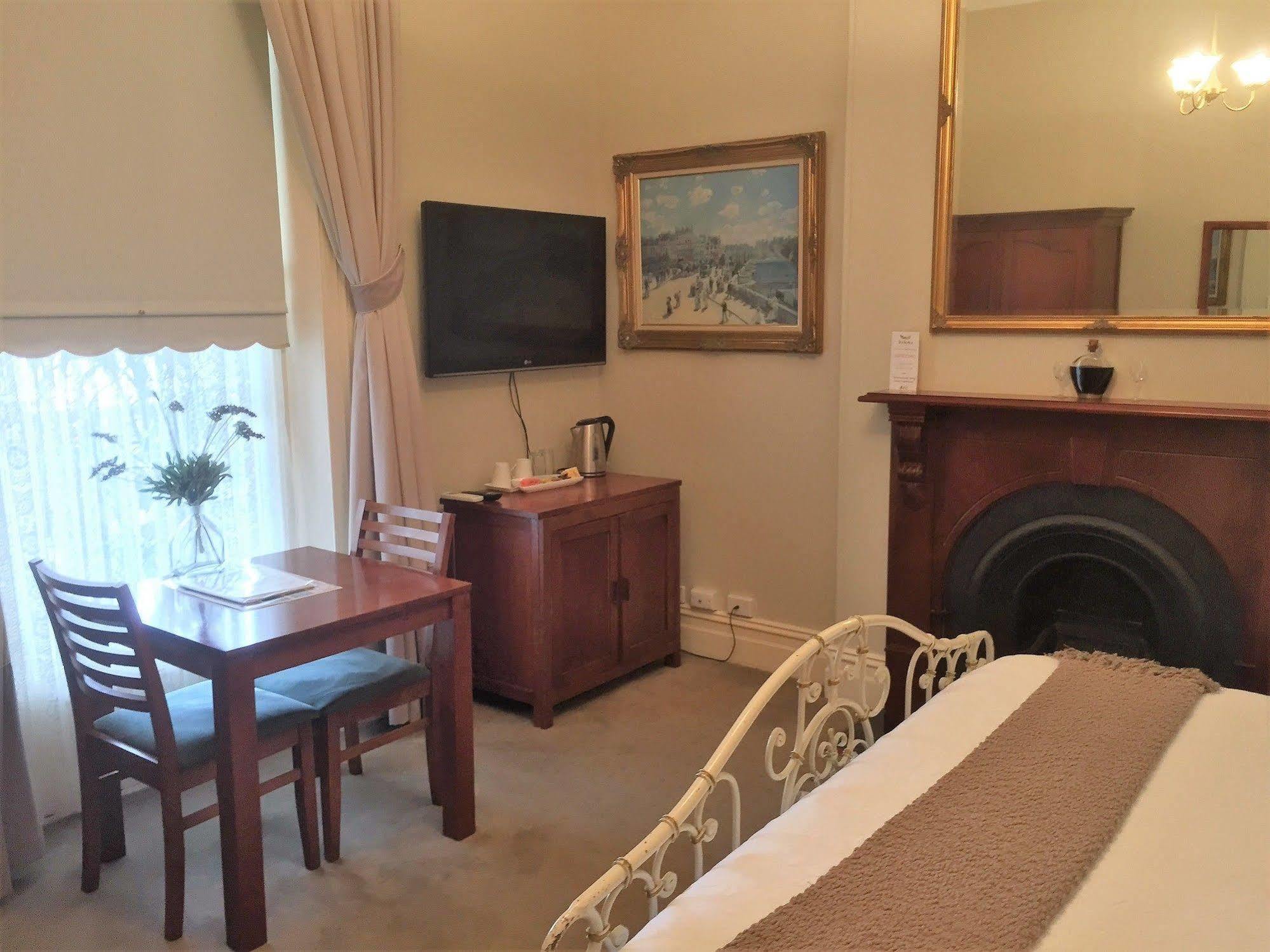 อารุนเดลบูทีคแอคคอมโมเดชั่น Bed & Breakfast West Perth ภายนอก รูปภาพ