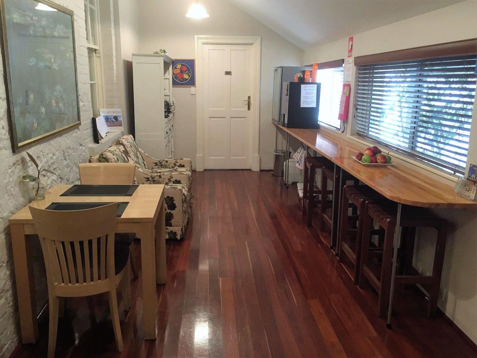 อารุนเดลบูทีคแอคคอมโมเดชั่น Bed & Breakfast West Perth ภายนอก รูปภาพ